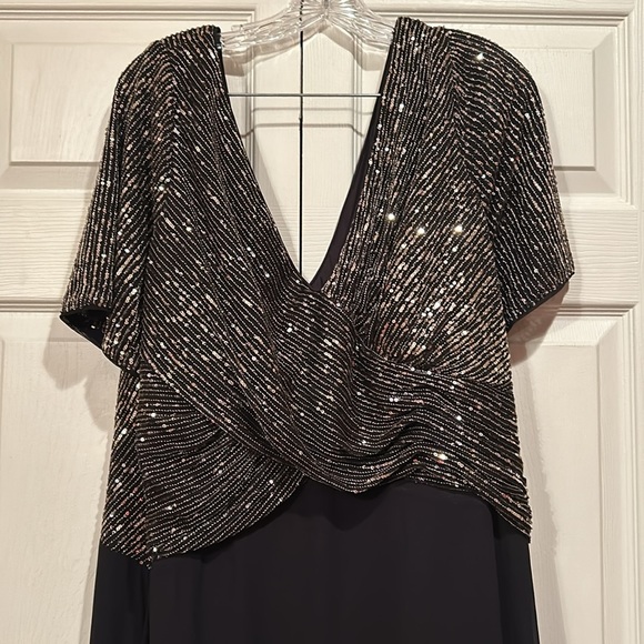 SHEIN Dresses & Skirts - SHEIN - Curve 4XL -Full Length - Black Formal Dress with gold Sequin Bodice